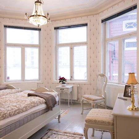 Hostel Cafe Huvila Оулу Екстериор снимка