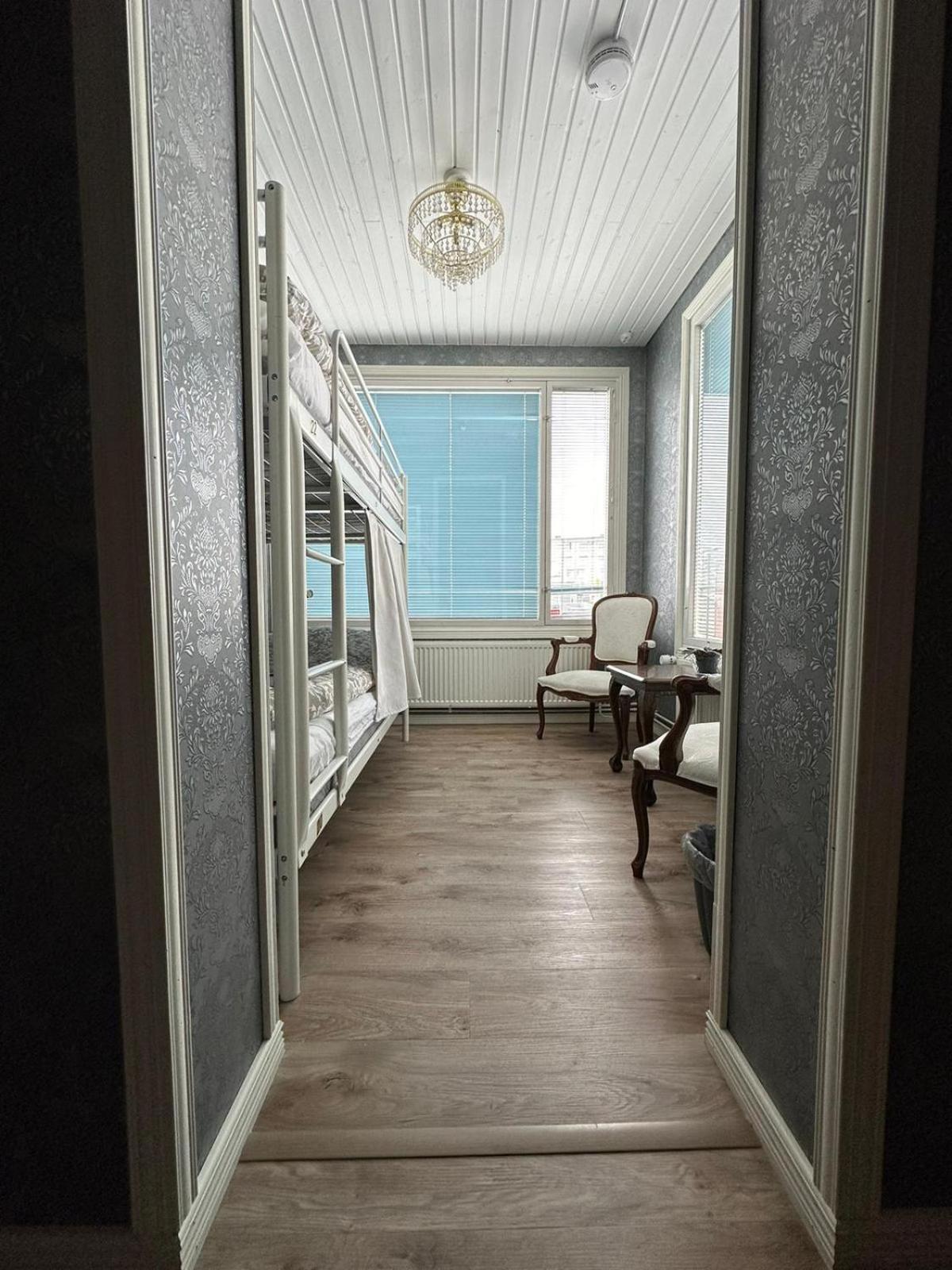 Hostel Cafe Huvila Оулу Екстериор снимка