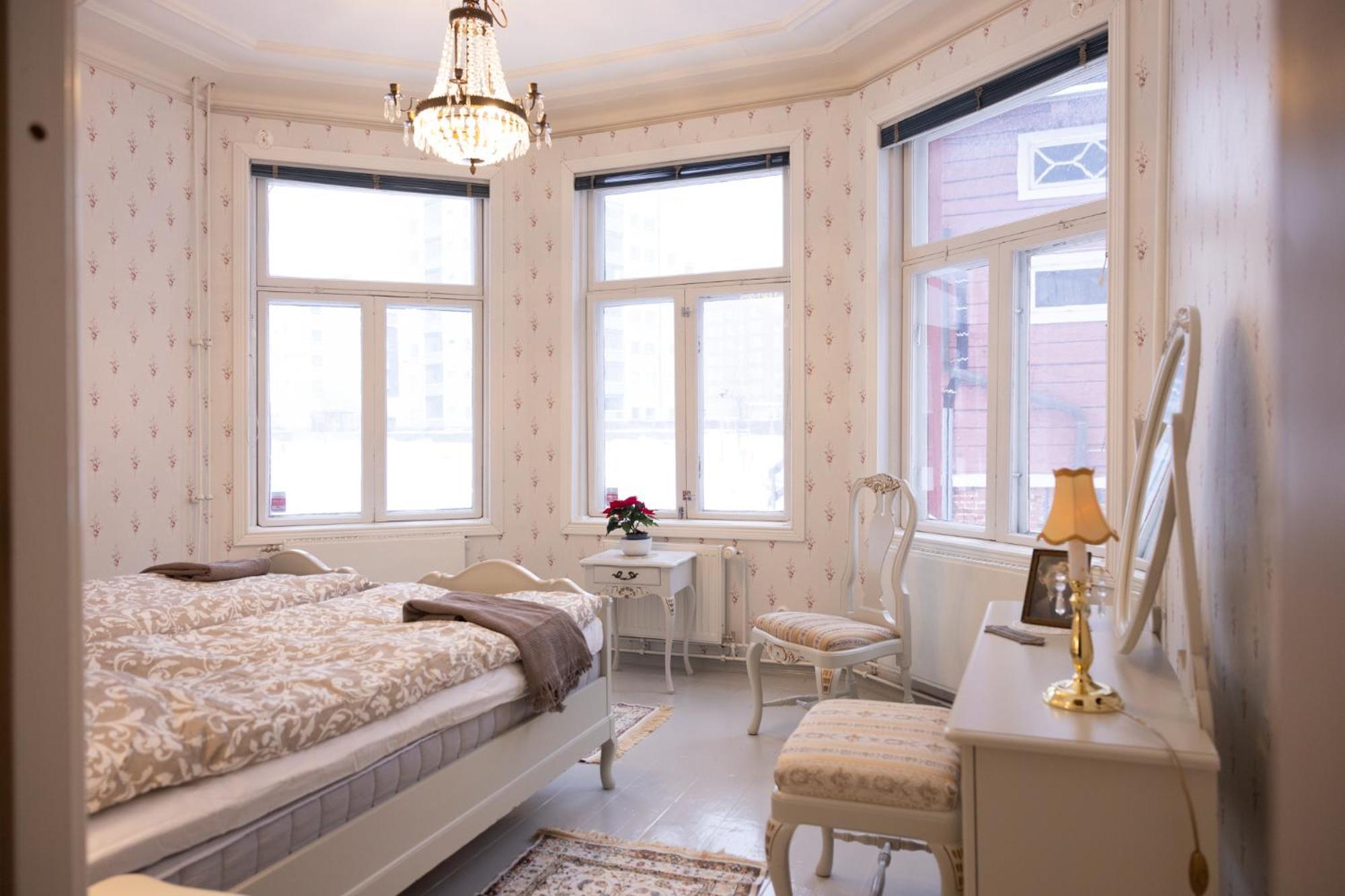 Hostel Cafe Huvila Оулу Екстериор снимка